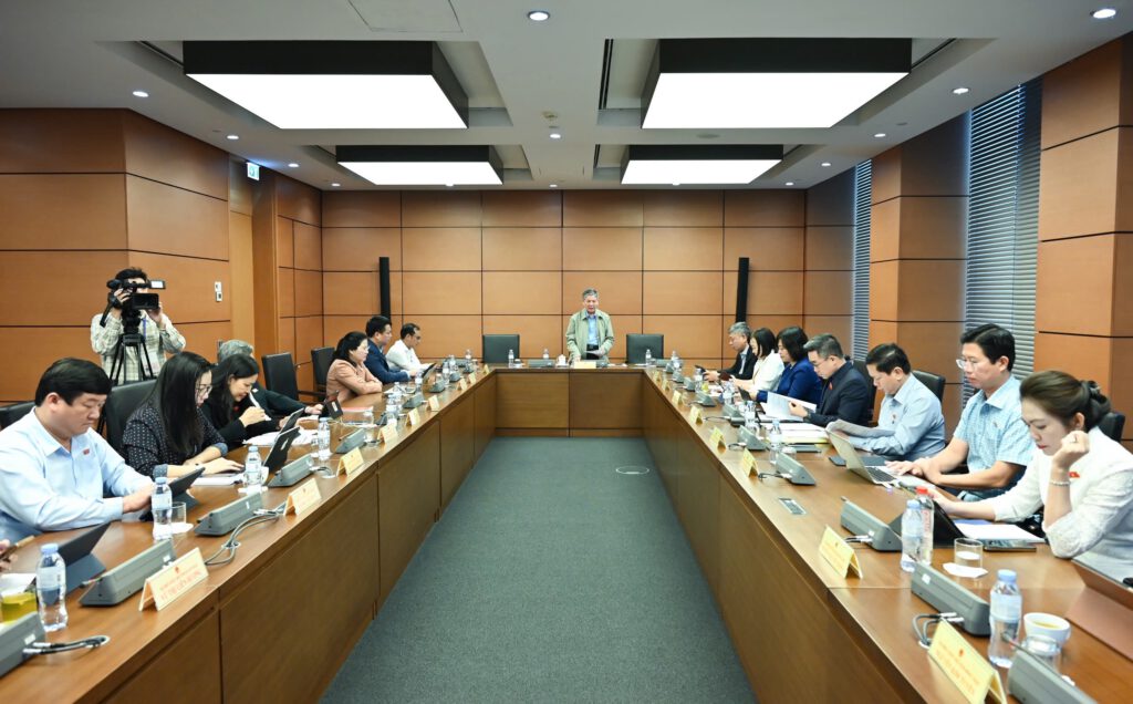 Quốc hội thảo luận tại tổ về ba dự án luật thúc đẩy chuyển đổi số, công nghệ cao và chuyển giao công nghệ